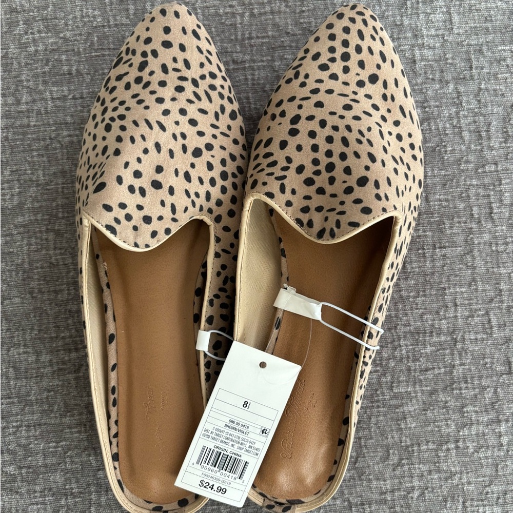 COPY - Brand new w/ tags Universal Threads mule flats. Size 8.5